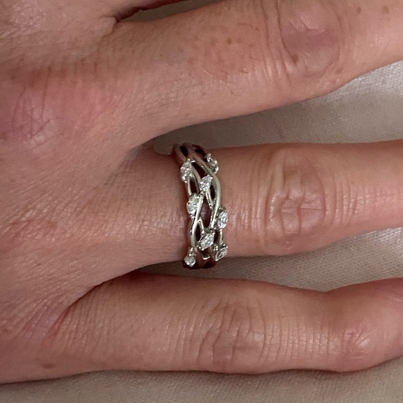 Platinum Blooming Willow Diamond Ring - Picture 3 of 5